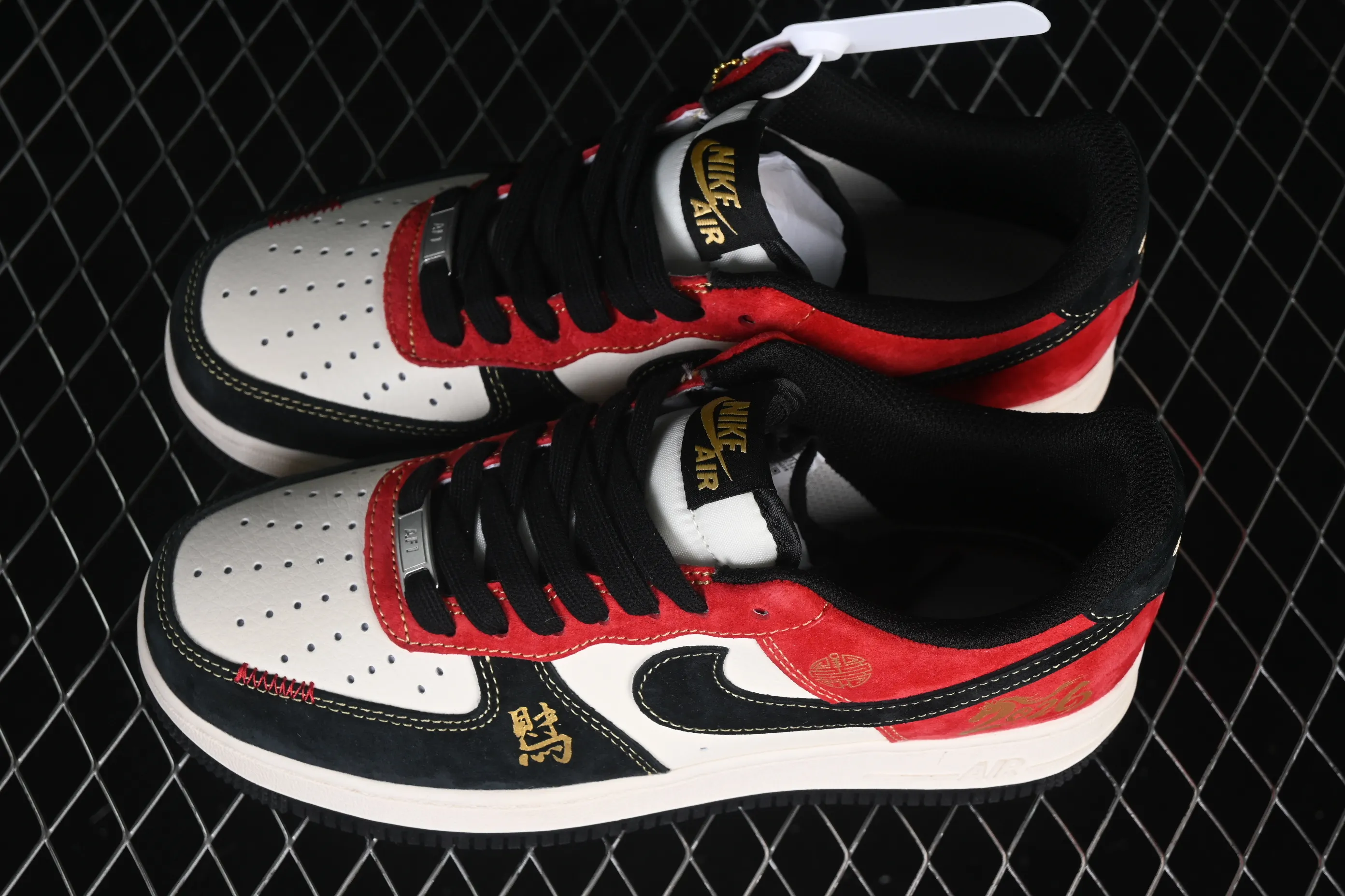 All categories Nk Air Force 1 Air Force series Nk Air Force 1 Low Air Force low-top Nike Air Force 1'07 Low Year of the Horse limited edition Beige, black and red contrast Air Force 1 low-top casual sneakers QW5288-131